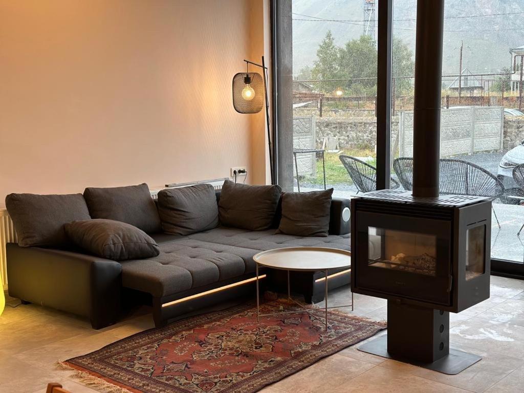 Alpine Escape Kazbegi Villa Eksteriør bilde